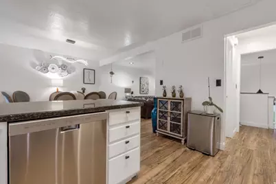 18 W La Vista Dr, West Jordan, UT 84088 - Photo 6