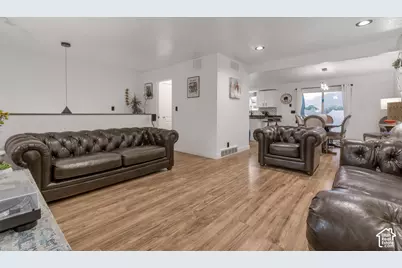 18 W La Vista Dr, West Jordan, UT 84088 - Photo 8