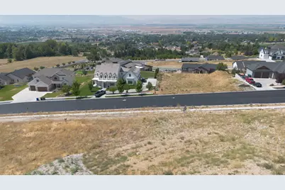 145 S 1050 E, Hyde Park, UT 84318 - Photo 12