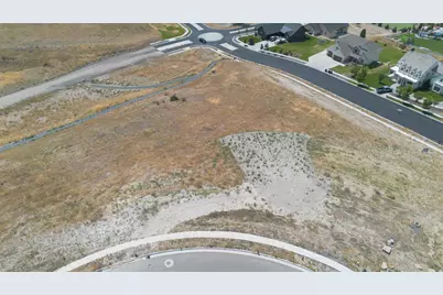 145 S 1050 E, Hyde Park, UT 84318 - Photo 4