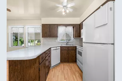 335 E 4450 S, Washington Terrace, UT 84405 - Photo 4