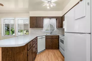 335 E 4450 S, Washington Terrace, UT 84405 - Photo 4