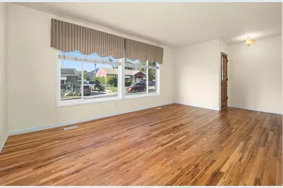 335 E 4450 S, Washington Terrace, UT 84405 - Photo 2