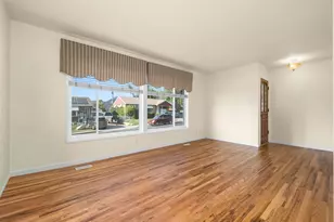 335 E 4450 S, Washington Terrace, UT 84405 - Photo 2