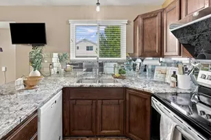538 W 375 N, Clearfield, UT 84015 - Photo 12