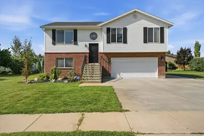 2514 W 2250 N, Clinton, UT 84015 - Photo 2