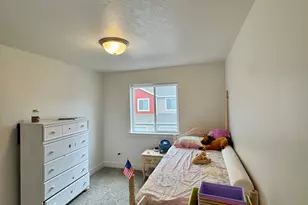 427 S 1580 E, Hyrum, UT 84319 - Photo 8