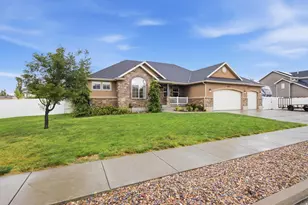 2822 W 100 S, West Point, UT 84015 - Photo 2