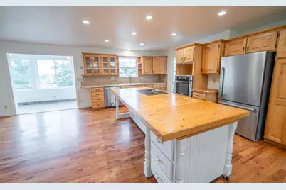1941 E Gunther Dr, Cottonwood Heights, UT 84121 - Photo 6