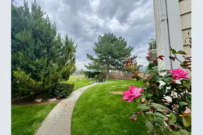 1382 W Beacon Hill Circle Cir S, Taylorsville, UT 84123 - Photo 36