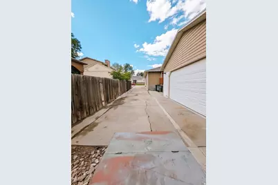 9495 S Loch Awe Dr W, South Jordan, UT 84009 - Photo 46