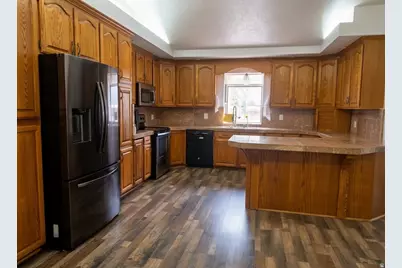 9495 S Loch Awe Dr W, South Jordan, UT 84009 - Photo 6