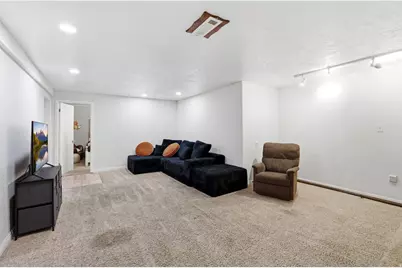 3839 S 2050 W, Roy, UT 84067 - Photo 20