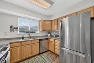563 W Fine Dr, Salt Lake City, UT 84115 - Photo 12