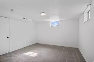 37 W La Salle Dr, Midvale, UT 84047 - Photo 16