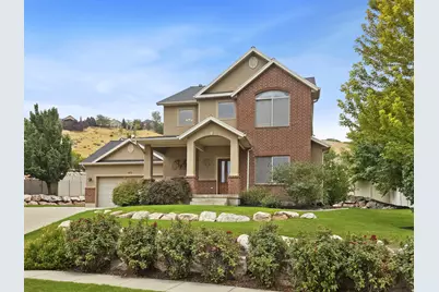 573 Canyon View Cir, North Salt Lake, UT 84054 - Photo 2