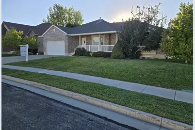 3895 S 900 W, Riverdale, UT 84405 - Photo 2