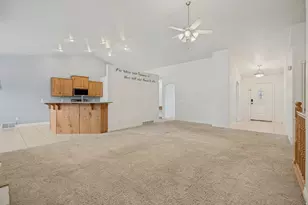 3895 S 900 W, Riverdale, UT 84405 - Photo 4