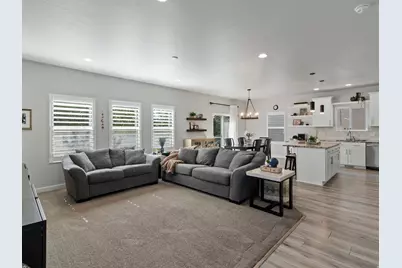 1053 Blackstone Dr, Fruit Heights, UT 84037 - Photo 8