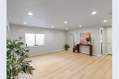 1053 Blackstone Dr, Fruit Heights, UT 84037 - Photo 2