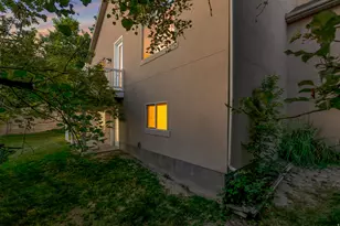 1893 E 4500 S, Holladay, UT 84117 - Photo 4