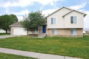 13036 S Quincee Ct, Riverton, UT 84065 - Photo 2
