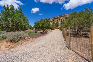 994 W Foothill Dr, Apple Valley, UT 84737 - Photo 18