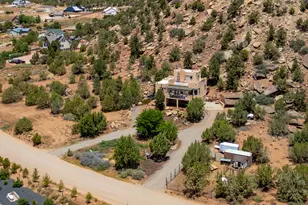 994 W Foothill Dr, Apple Valley, UT 84737 - Photo 2