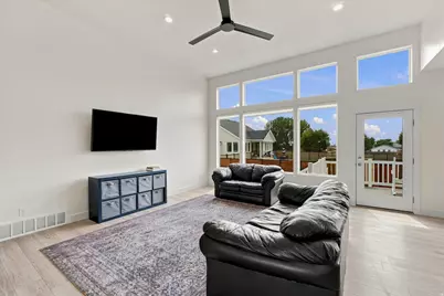 273 W 400 S, Lehi, UT 84043 - Photo 6