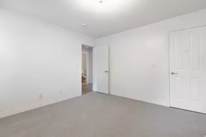 551 E Purple Lilac Ln S, Sandy, UT 84070 - Photo 28