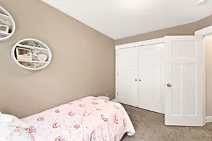 9256 S Ashbourne Dr, Sandy, UT 84094 - Photo 24