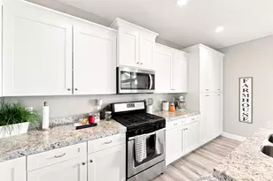 9256 S Ashbourne Dr, Sandy, UT 84094 - Photo 14