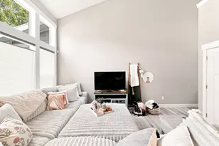 9256 S Ashbourne Dr, Sandy, UT 84094 - Photo 4