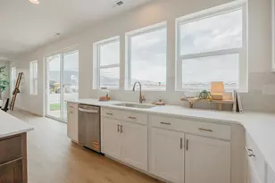 1131 E Blackfeet Dr, Eagle Mountain, UT 84005 - Photo 18
