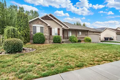 156 E 2050 N, North Ogden, UT 84414 - Photo 2