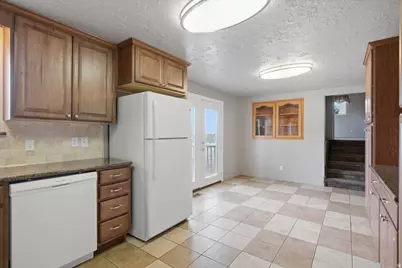 2211 Valley Dr, Layton, UT 84040 - Photo 8