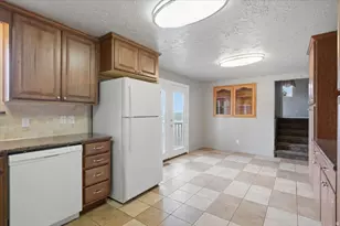 2211 Valley Dr, Layton, UT 84040 - Photo 8