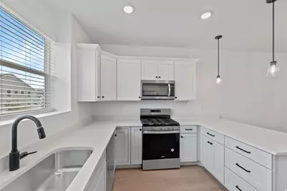 1475 W Skyline Dr, Saratoga Springs, UT 84045 - Photo 2