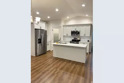 1933 N 420 E, North Logan, UT 84341 - Photo 4