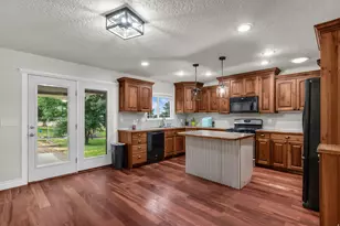 190 E 300 S, Fillmore, UT 84631 - Photo 10