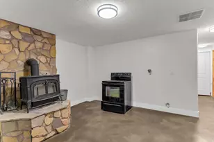190 E 300 S, Fillmore, UT 84631 - Photo 34