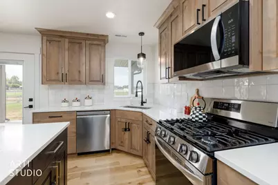 3673 W Stanmore Dr, Taylor, UT 84401 - Photo 10