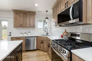 3673 W Stanmore Dr, Taylor, UT 84401 - Photo 10