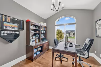 1084 E Loch Lomond Cir, Syracuse, UT 84075 - Photo 6