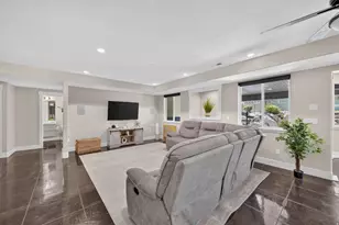 1084 Loch Lomond Cir, Syracuse, UT 84075 - Photo 28