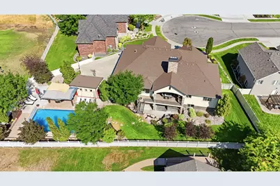 1084 E Loch Lomond Cir, Syracuse, UT 84075 - Photo 54