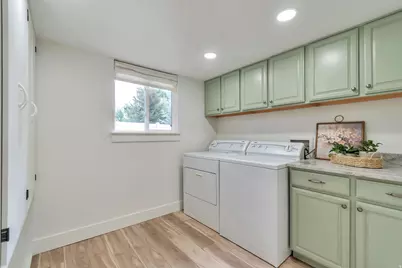 549 E Willow Springs Ln, Draper, UT 84020 - Photo 20
