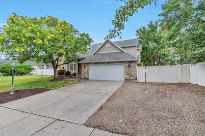 549 E Willow Springs Ln, Draper, UT 84020 - Photo 2