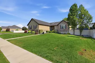 388 W McAllister Ln, Saratoga Springs, UT 84045 - Photo 4