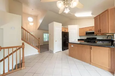 5279 S Chalkmark Cir W, Taylorsville, UT 84118 - Photo 4